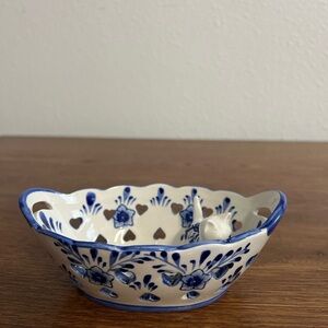 Delft Blue Holland Cat Basket Lot – Hand Painted Porcelain